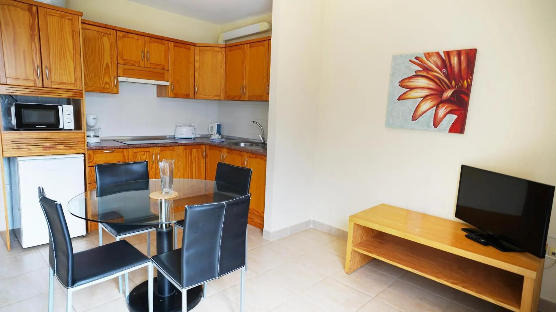 Coral Los Silos - Your Natural Accommodation Choice 0*,  Spain